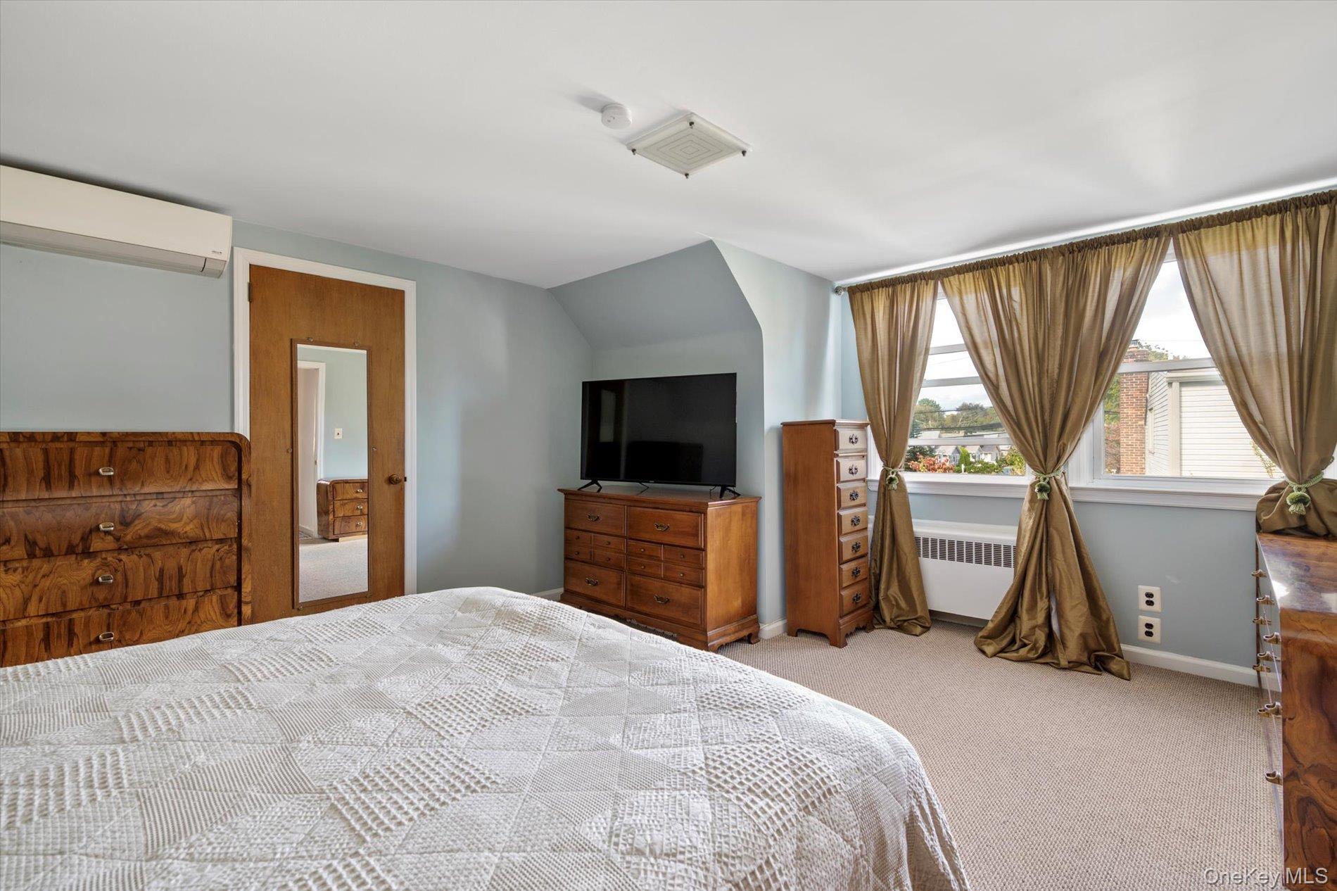 #17 photo, 669 Seaman Avenue, Baldwin , NY 11510