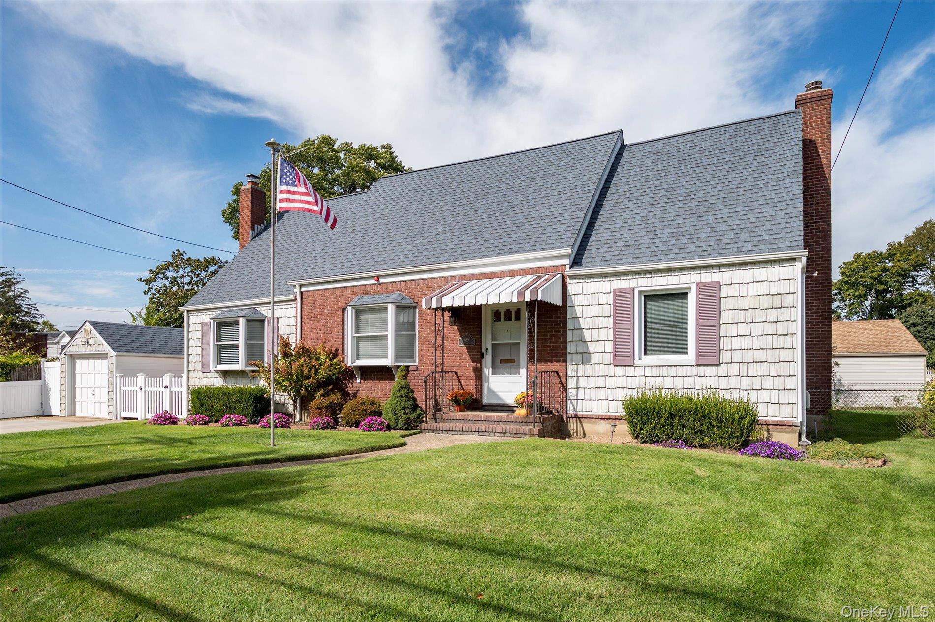 #2 photo, 669 Seaman Avenue, Baldwin , NY 11510