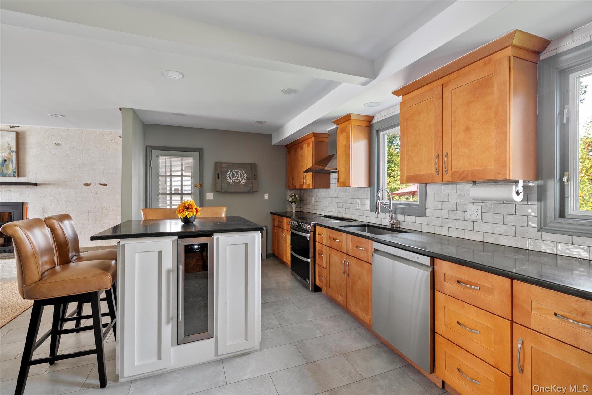 #9 photo, 669 Seaman Avenue, Baldwin , NY 11510