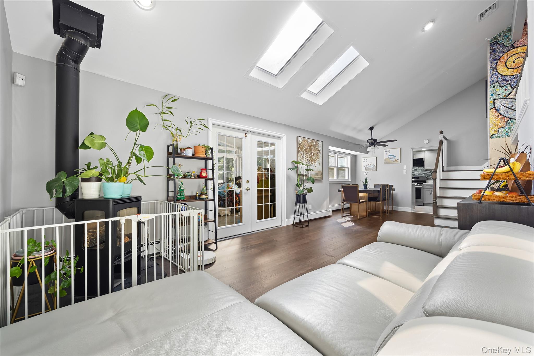 #6 photo, 38 Oxford Road, Old Bethpage , NY 11804