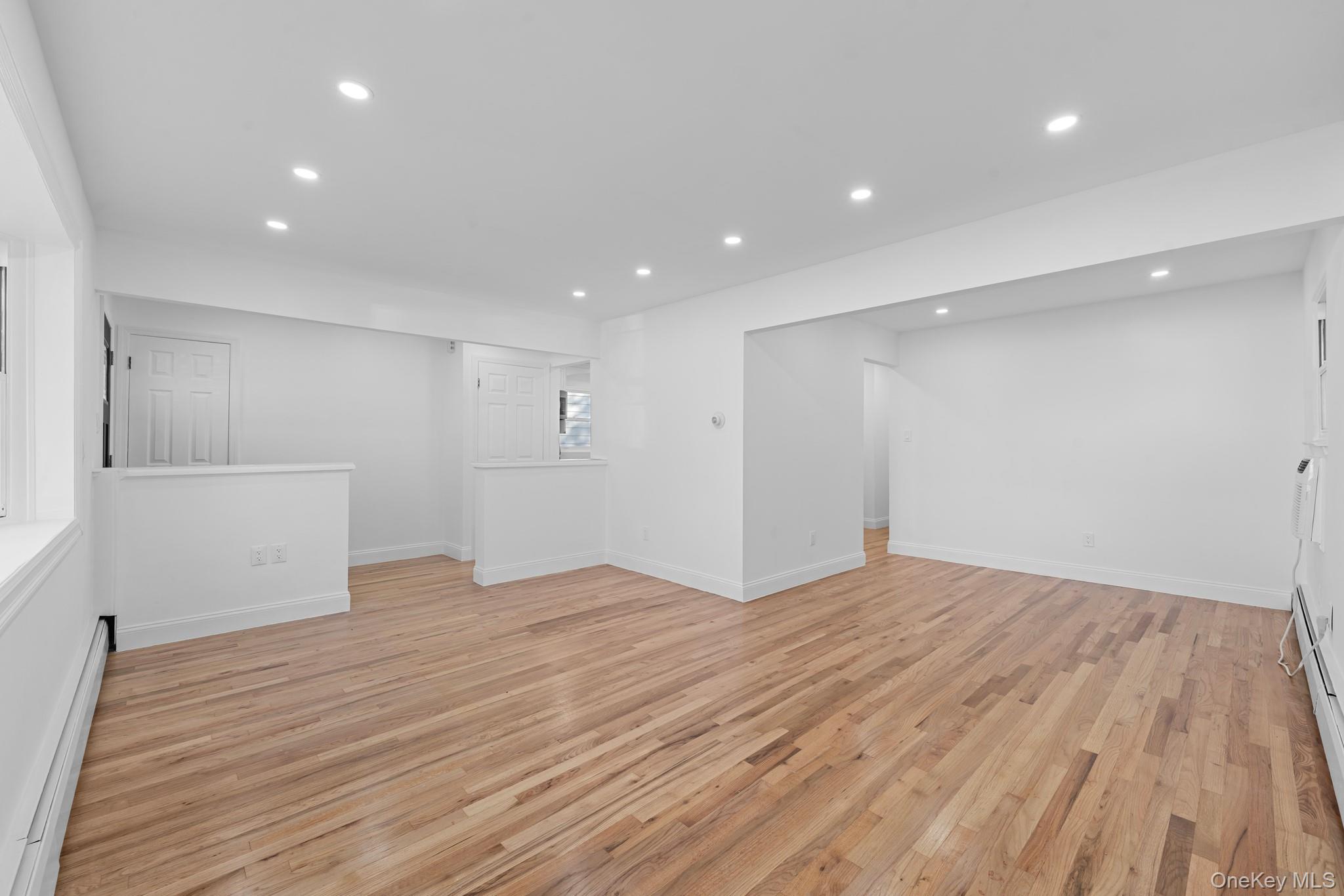 #11 photo, 18918 Tioga Dr, Saint Albans , NY 11412