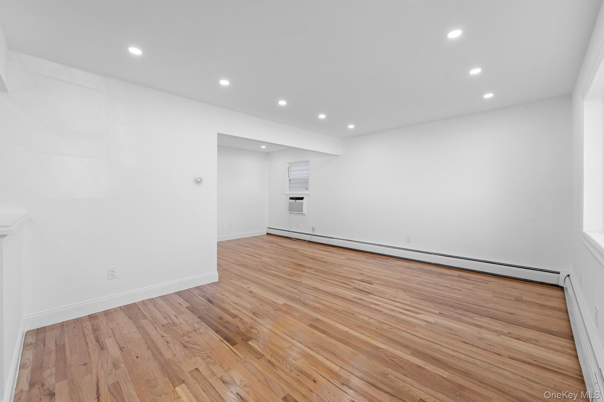 #12 photo, 18918 Tioga Dr, Saint Albans , NY 11412