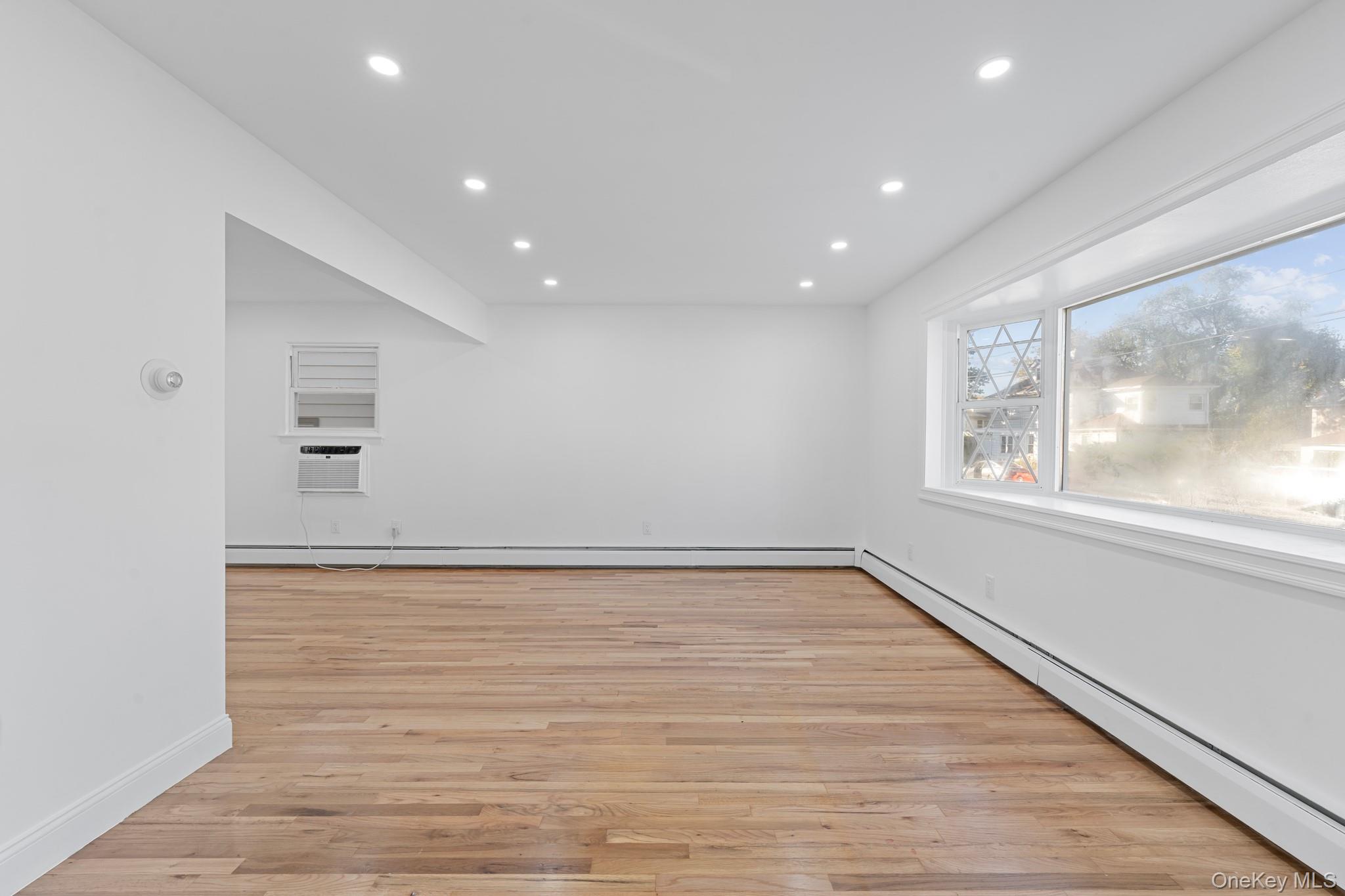 #13 photo, 18918 Tioga Dr, Saint Albans , NY 11412