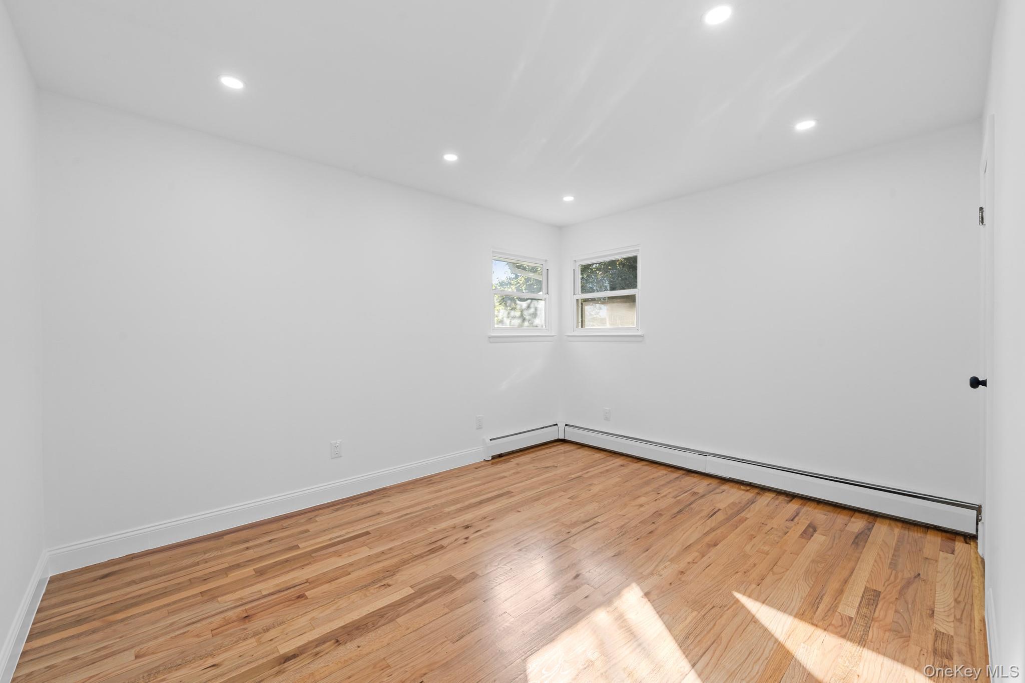 #6 photo, 18918 Tioga Dr, Saint Albans , NY 11412