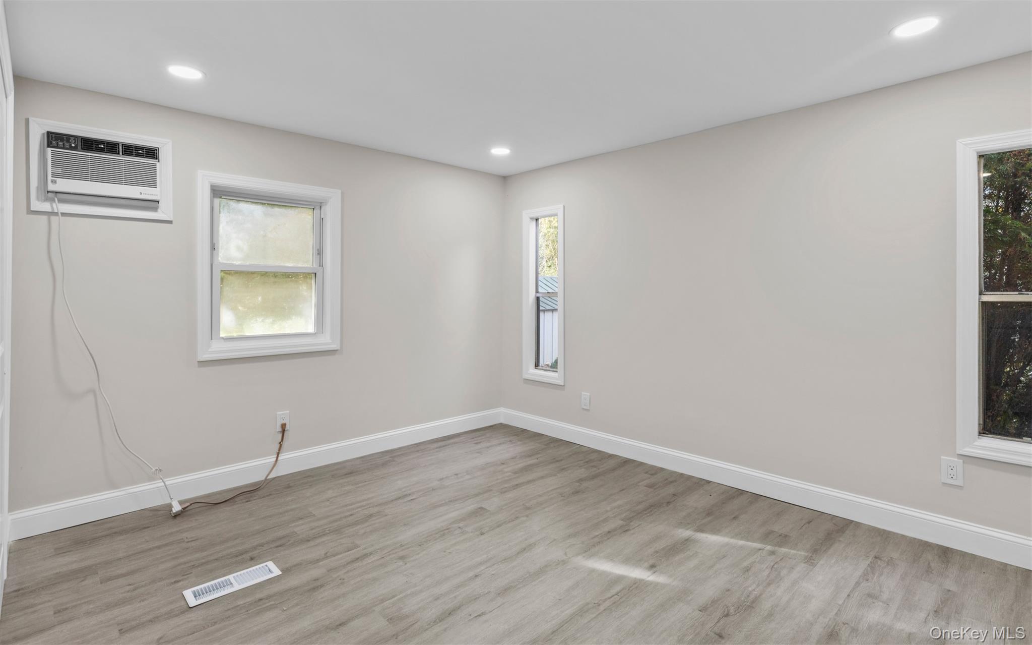 #7 photo, 49B Witt Lane, サフォーク郡 Aquebogue , NY 11931