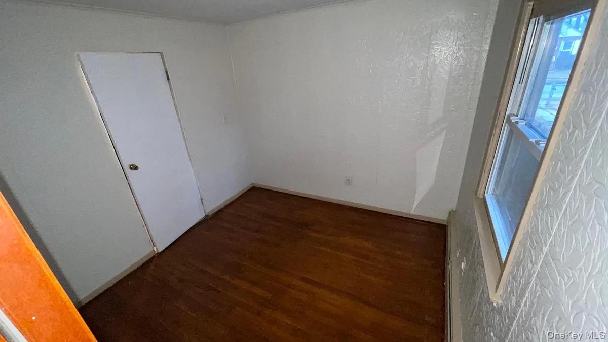 #10 photo, 16 Garfield Avenue, Valley Stream , NY 11580