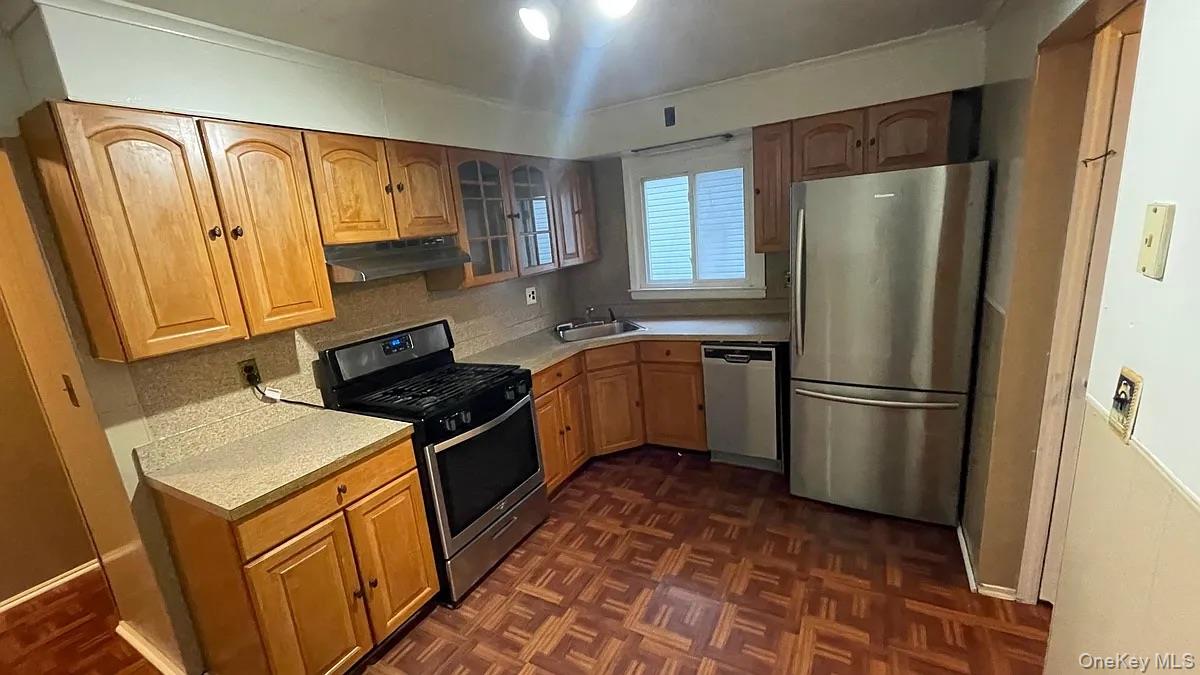 #3 photo, 16 Garfield Avenue, Valley Stream , NY 11580