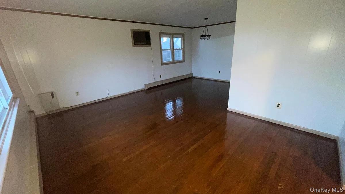 #6 photo, 16 Garfield Avenue, Valley Stream , NY 11580