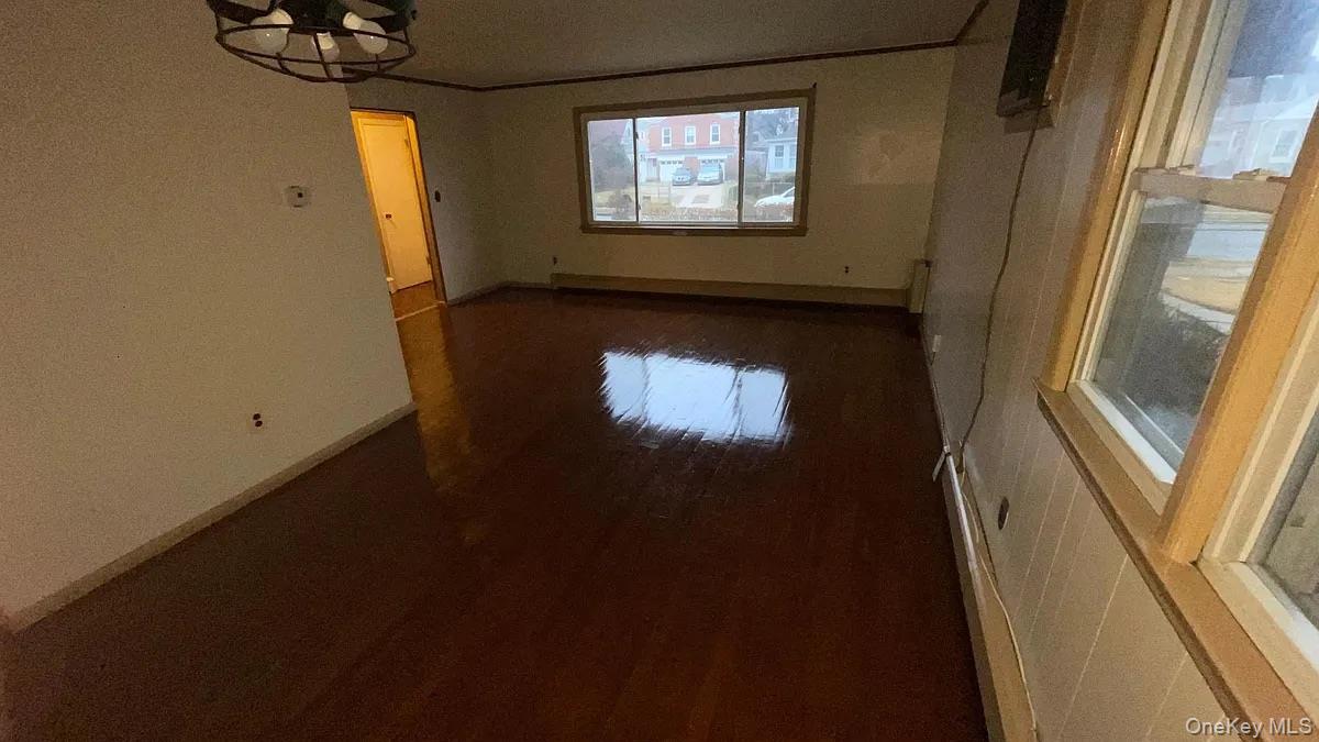 #7 photo, 16 Garfield Avenue, Valley Stream , NY 11580