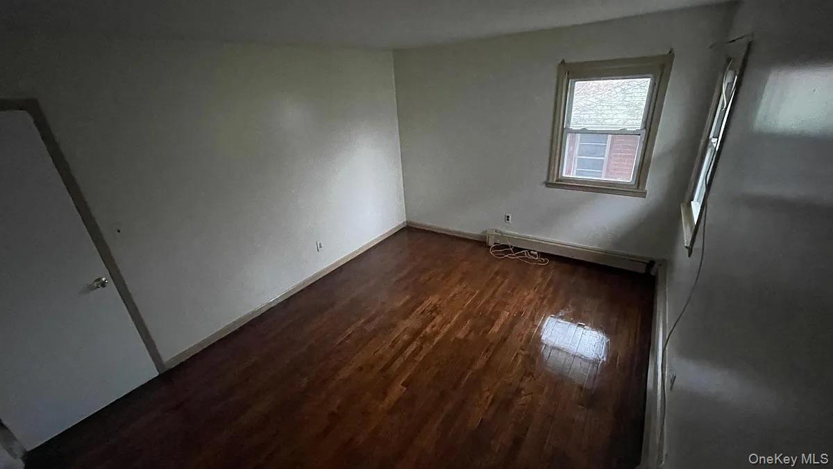 #8 photo, 16 Garfield Avenue, Valley Stream , NY 11580