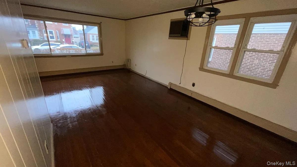 #9 photo, 16 Garfield Avenue, Valley Stream , NY 11580