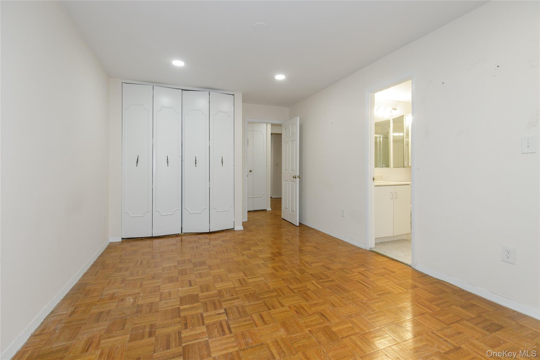 #19 photo, 12 BOND Street, ナッソー郡 Great Neck , NY 11021