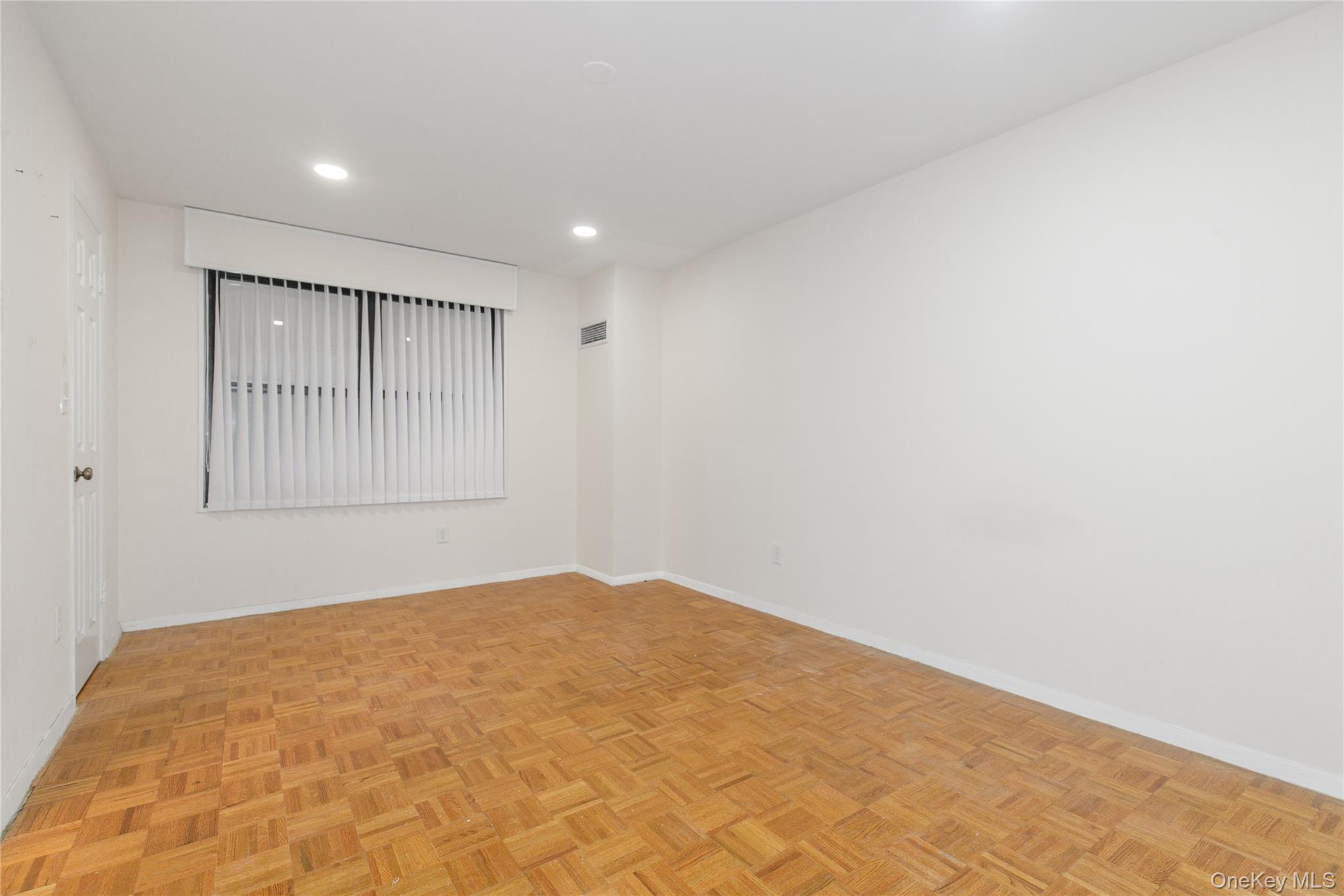 #20 photo, 12 BOND Street, ナッソー郡 Great Neck , NY 11021