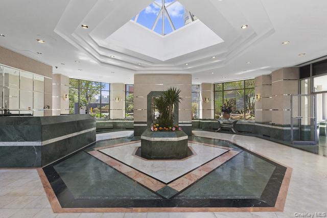 #17 photo, 112-01 Queens Boulevard, クイーンズ区 Forest Hills , NY 11375