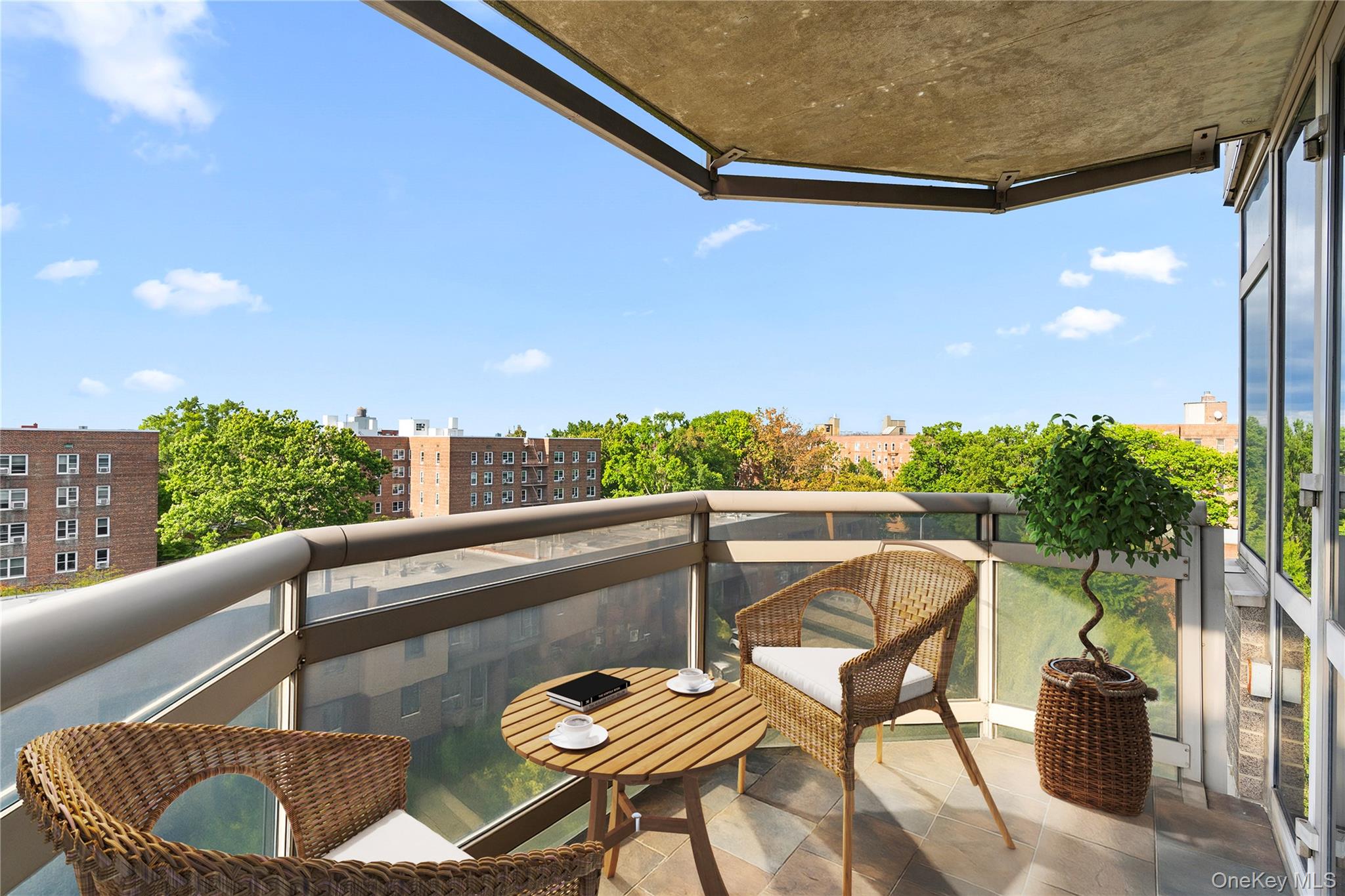 #8 photo, 112-01 Queens Boulevard, クイーンズ区 Forest Hills , NY 11375