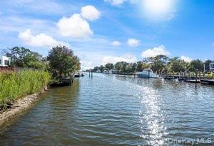 #18 photo, 68 E Bayberry Road, Islip , NY 11751