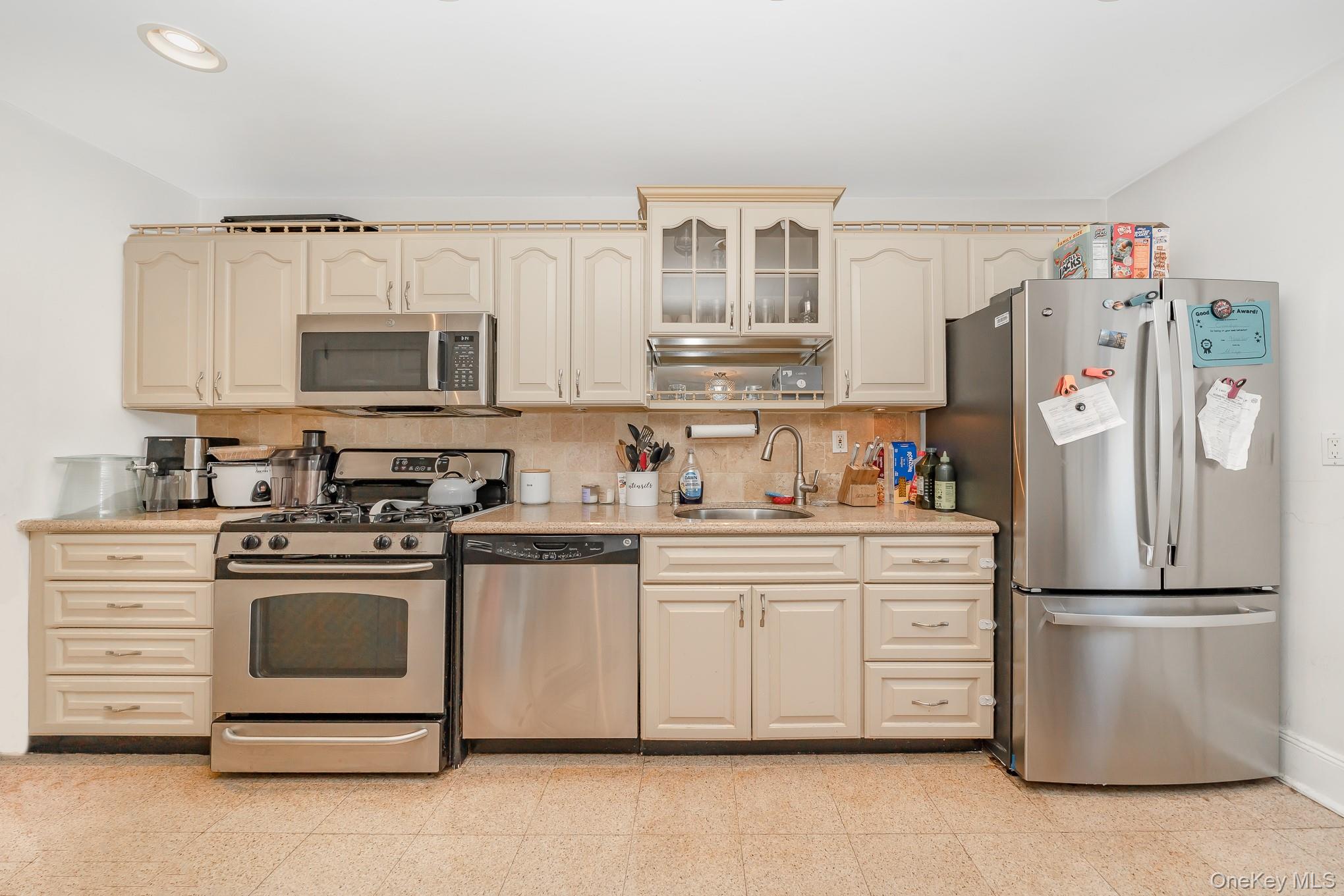 #10 photo, 10 Pansy Avenue, Floral Park , NY 11001