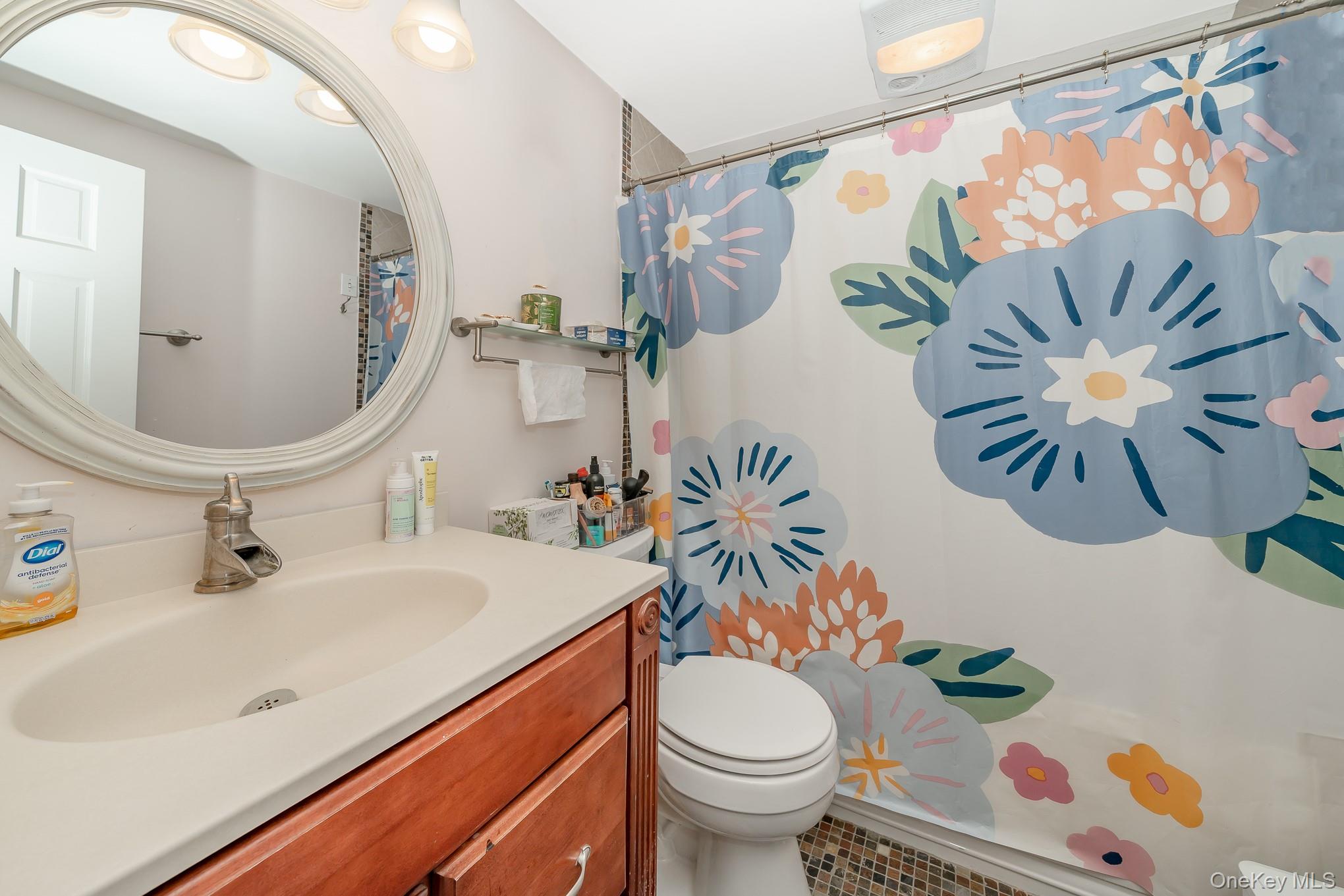 #13 photo, 10 Pansy Avenue, Floral Park , NY 11001