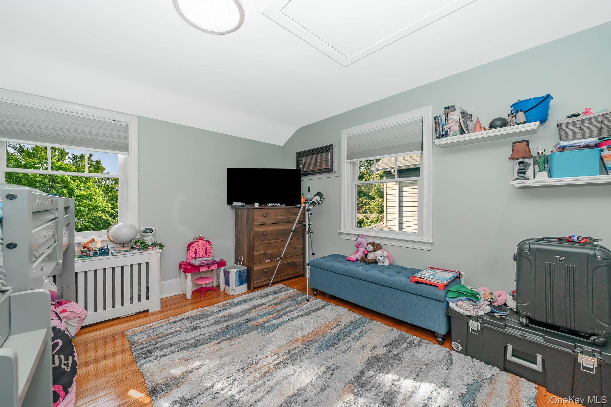 #14 photo, 10 Pansy Avenue, Floral Park , NY 11001