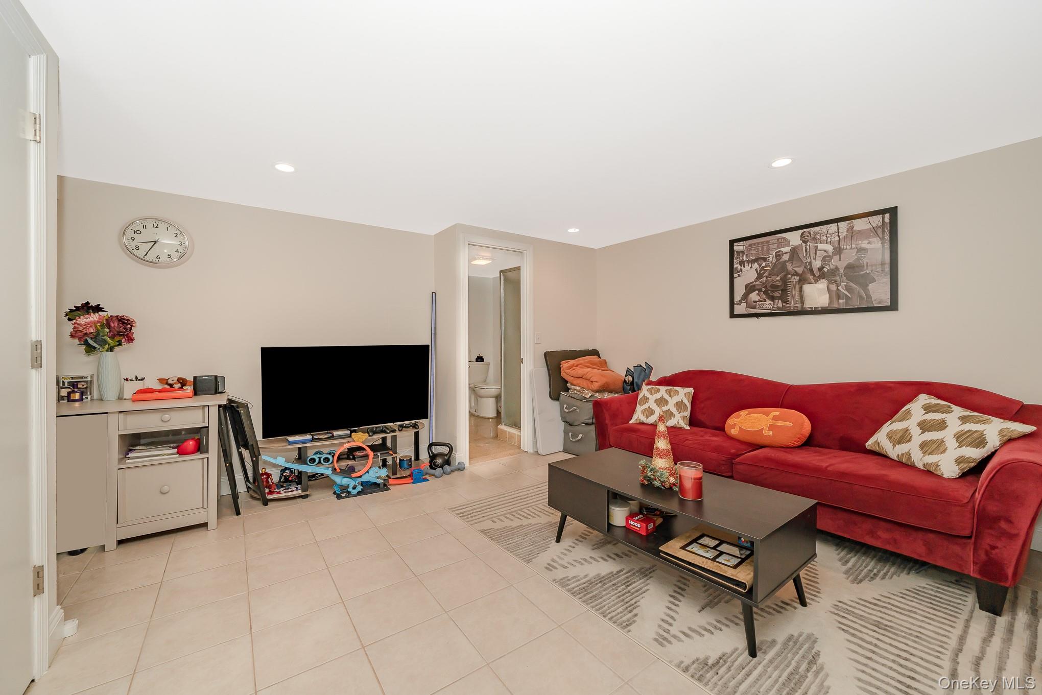 #15 photo, 10 Pansy Avenue, Floral Park , NY 11001