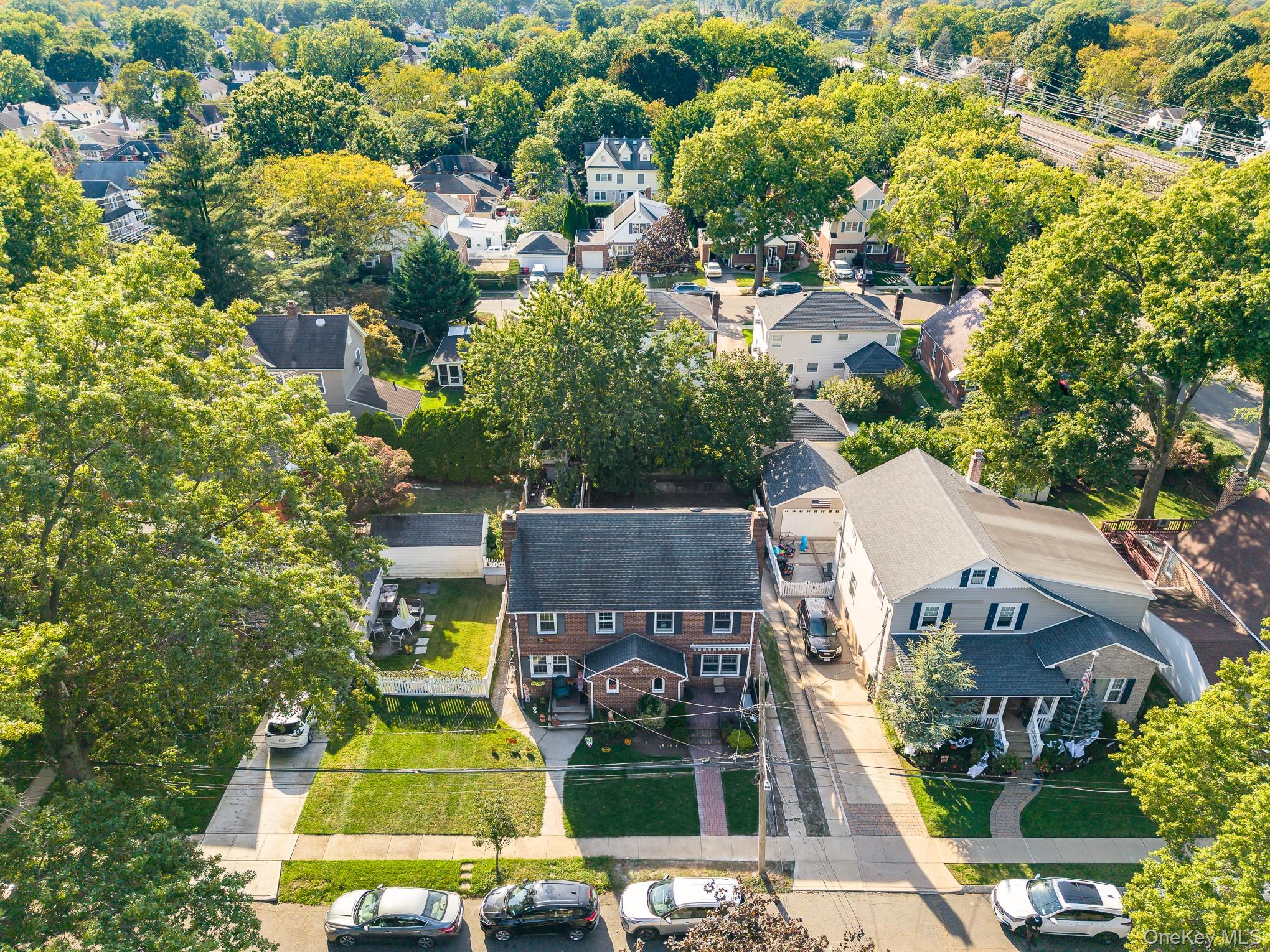 #2 photo, 10 Pansy Avenue, Floral Park , NY 11001