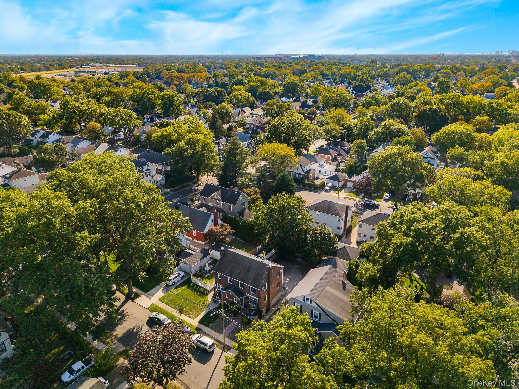 #3 photo, 10 Pansy Avenue, Floral Park , NY 11001