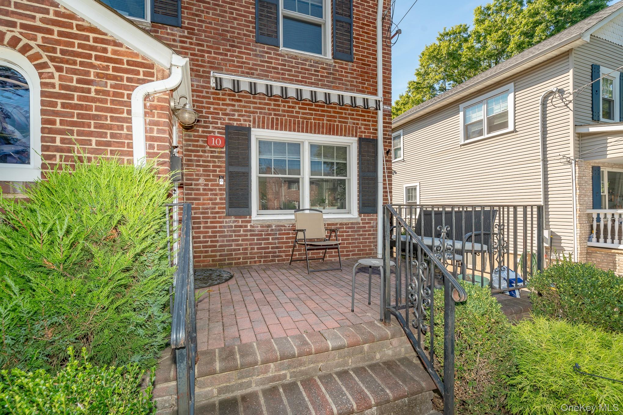 #4 photo, 10 Pansy Avenue, Floral Park , NY 11001