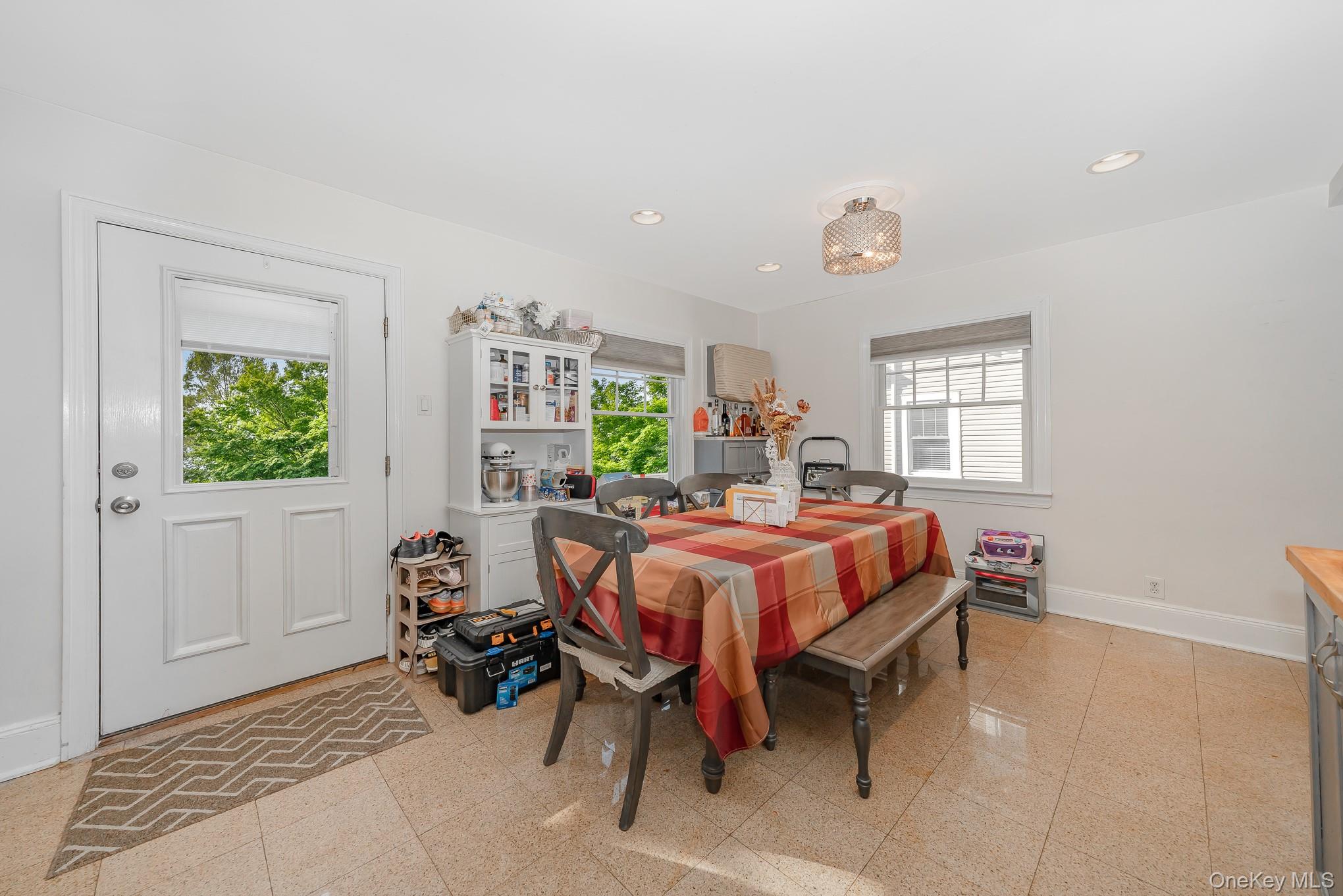 #9 photo, 10 Pansy Avenue, Floral Park , NY 11001