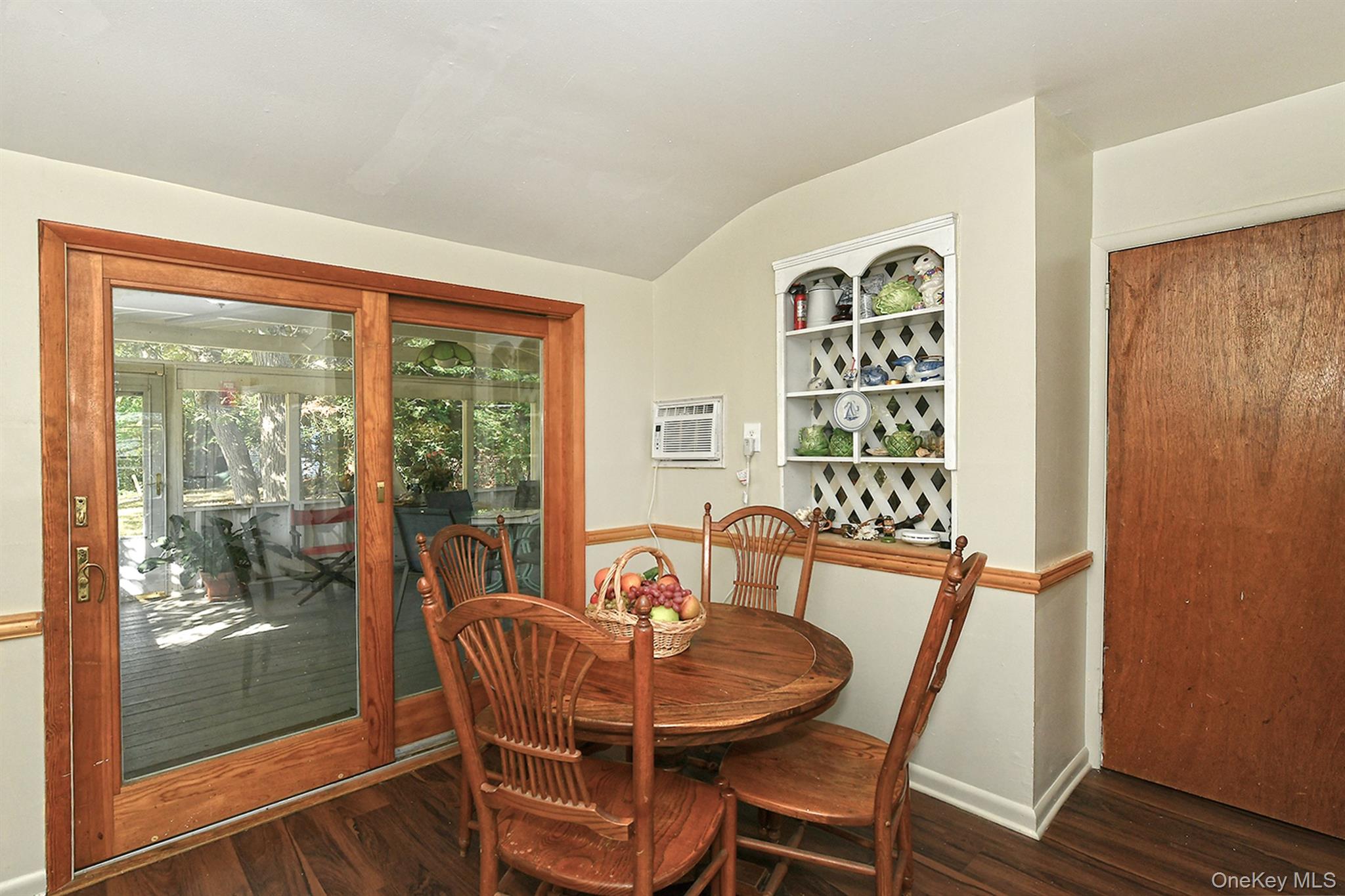 #8 photo, 80 Marie Crescent, Commack , NY 11725