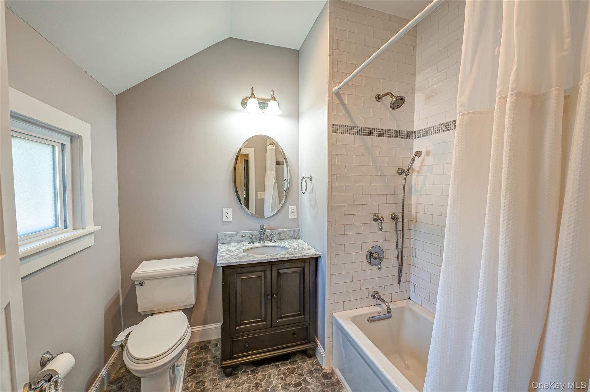 #20 photo, 19 William Avenue, 东长岛 东艾斯利普 East Islip , NY 11730