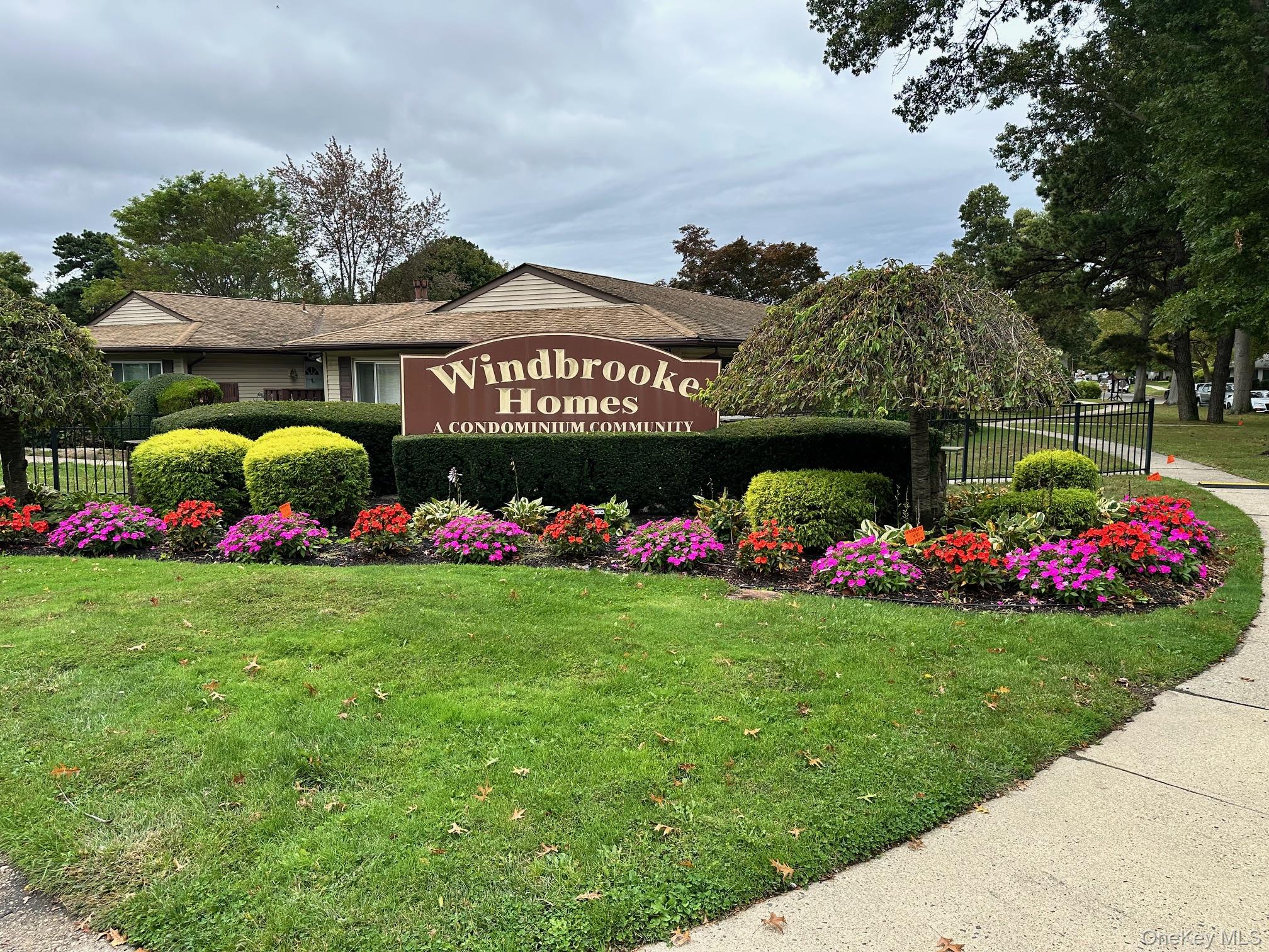 #1 photo, 229 Feller Drive, 东长岛 Central Islip , NY 11722