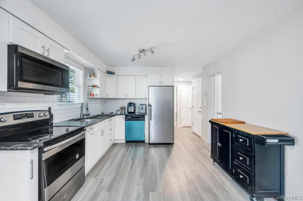 #15 photo, 382 Boyle Road, Selden , NY 11784