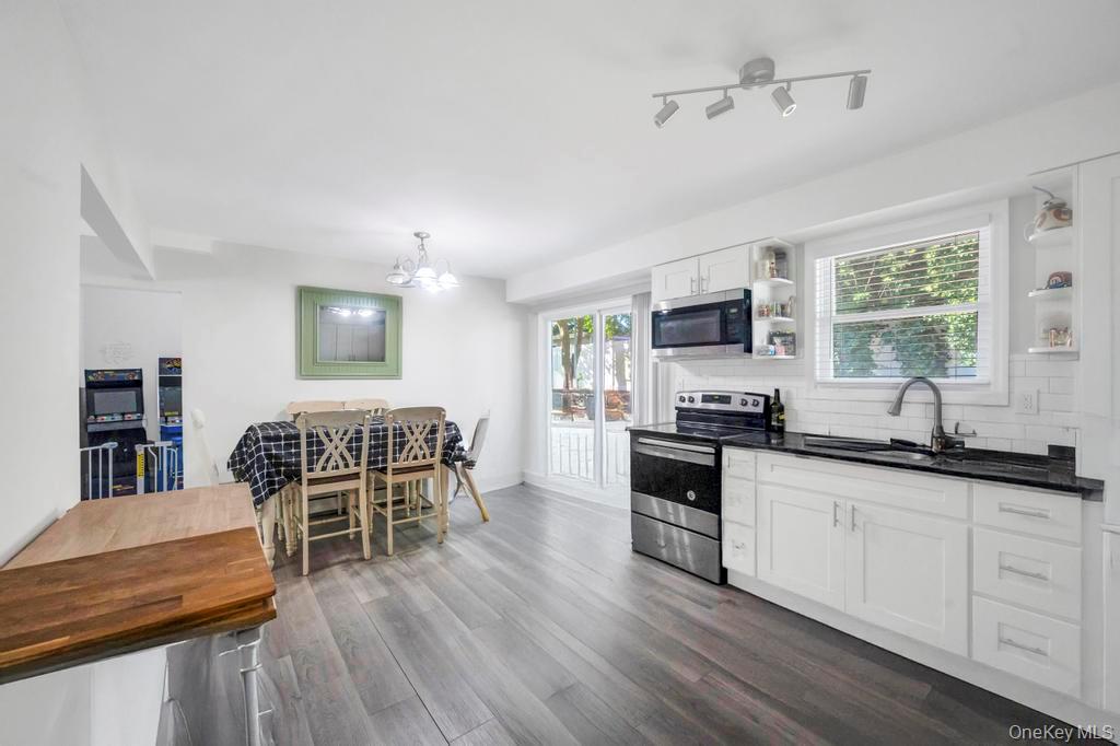 #17 photo, 382 Boyle Road, Selden , NY 11784