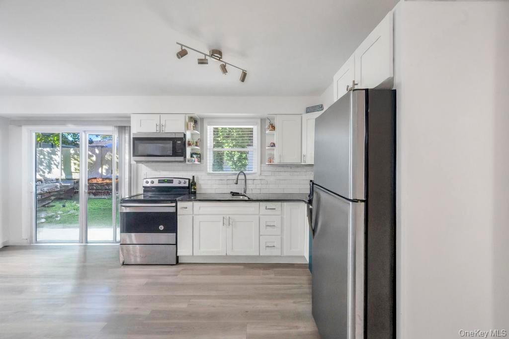 #18 photo, 382 Boyle Road, Selden , NY 11784