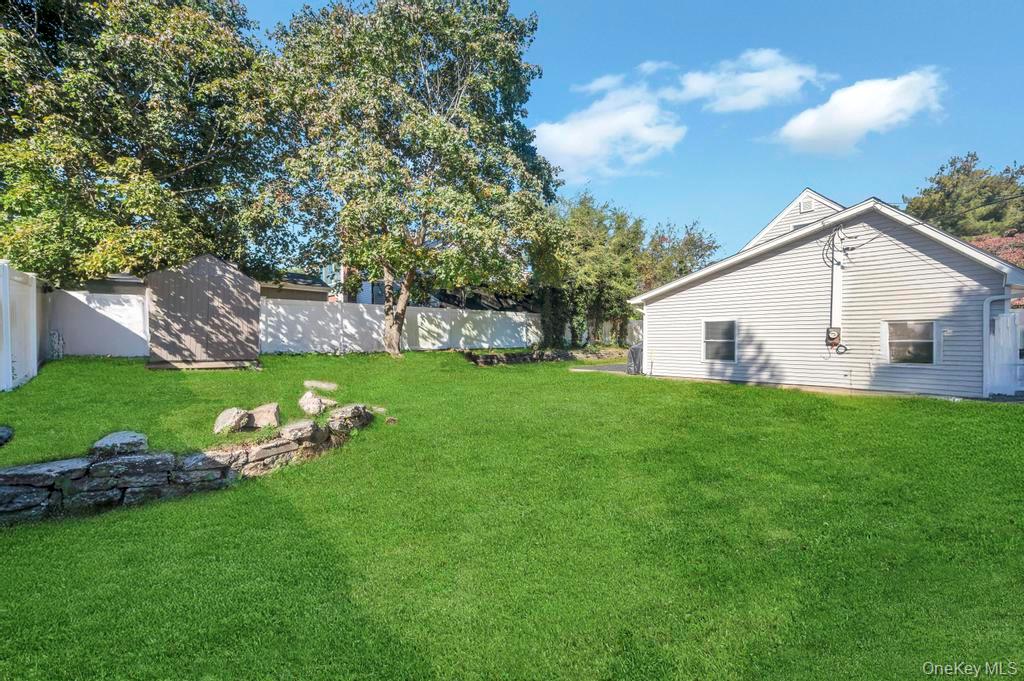 #4 photo, 382 Boyle Road, Selden , NY 11784