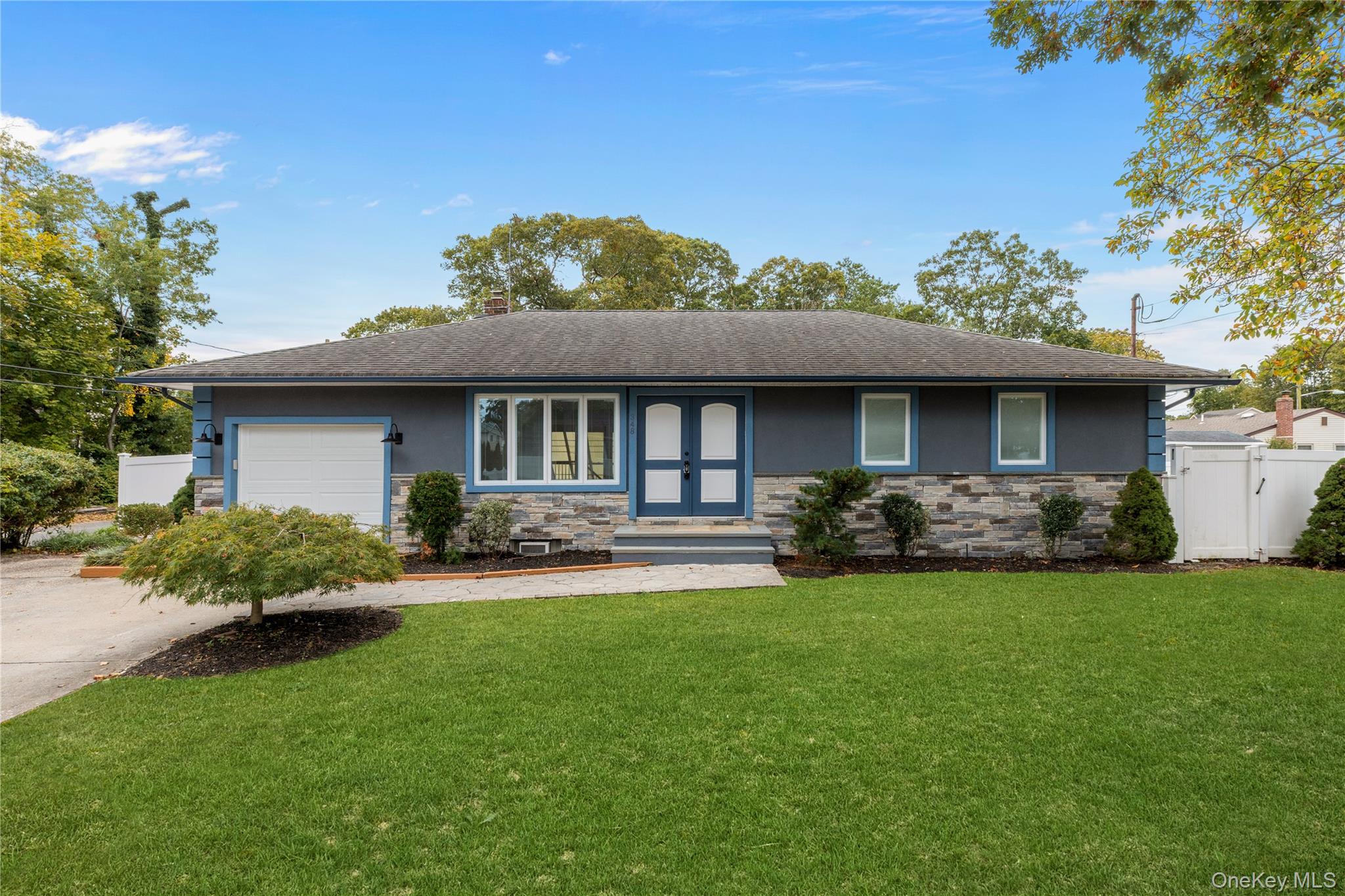 #1 photo, 348 Hauser Avenue, Holbrook , NY 11741