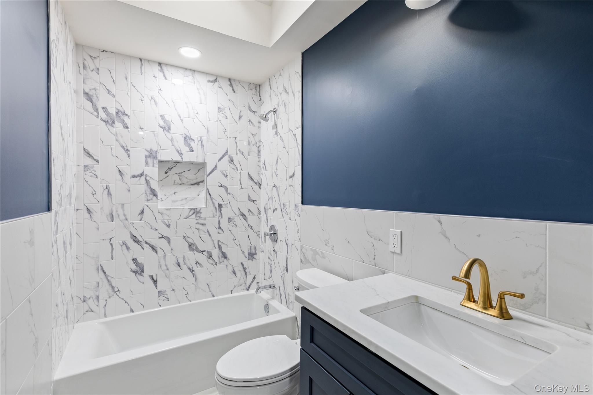 #12 photo, 348 Hauser Avenue, Holbrook , NY 11741