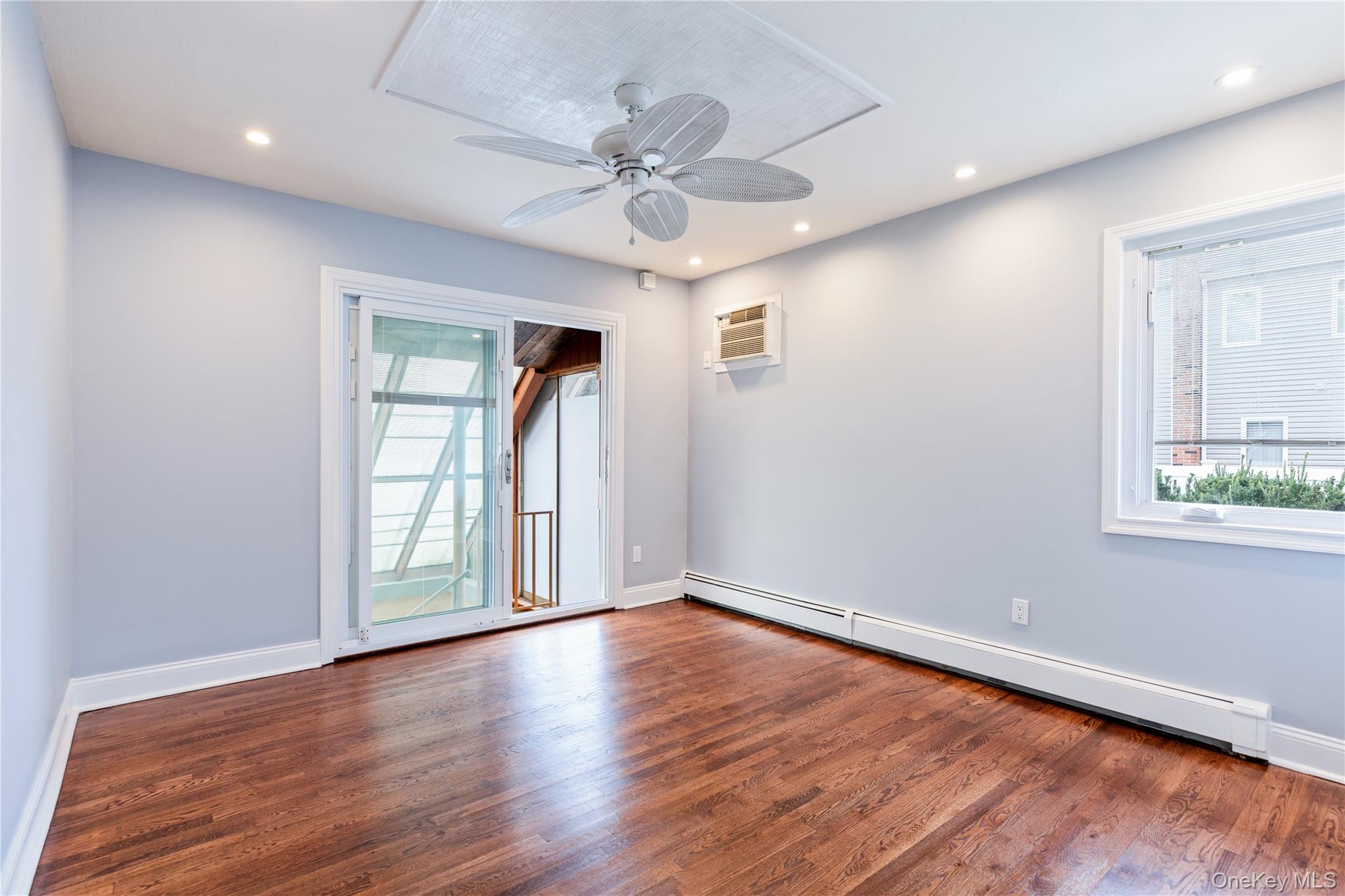 #15 photo, 348 Hauser Avenue, Holbrook , NY 11741