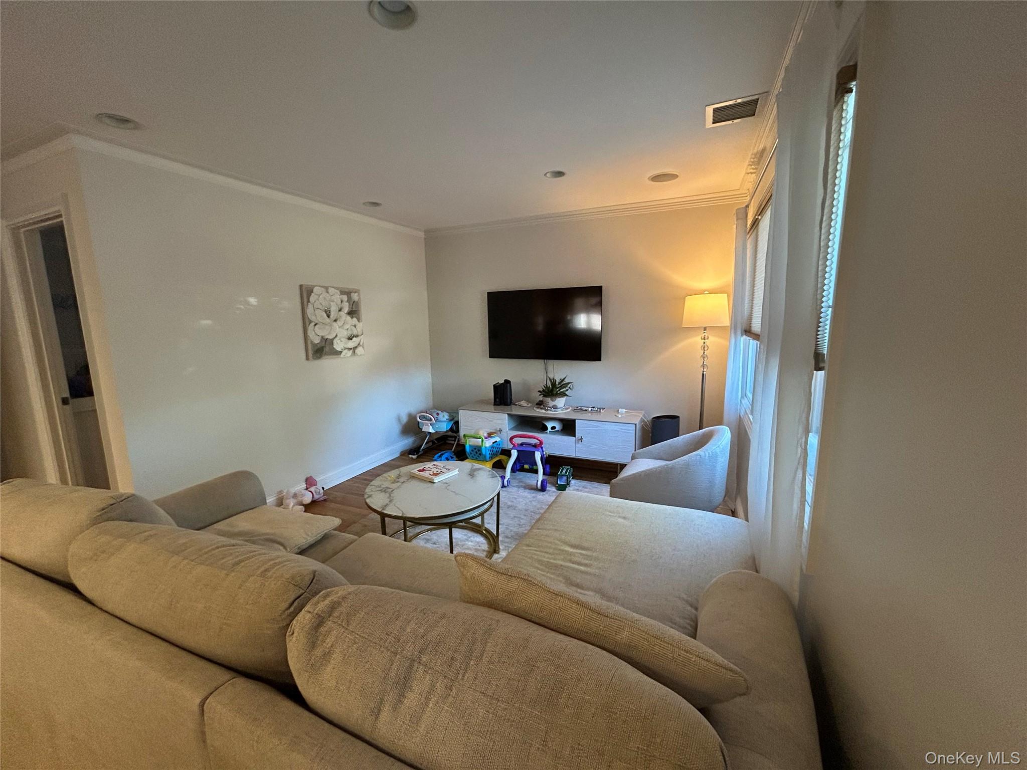 #10 photo, 15724 20th Road, Whitestone , NY 11357