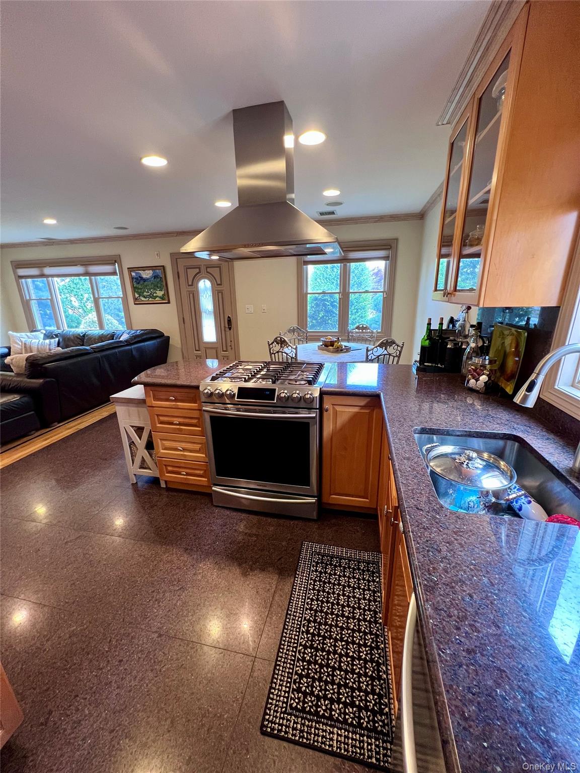 #7 photo, 15724 20th Road, Whitestone , NY 11357