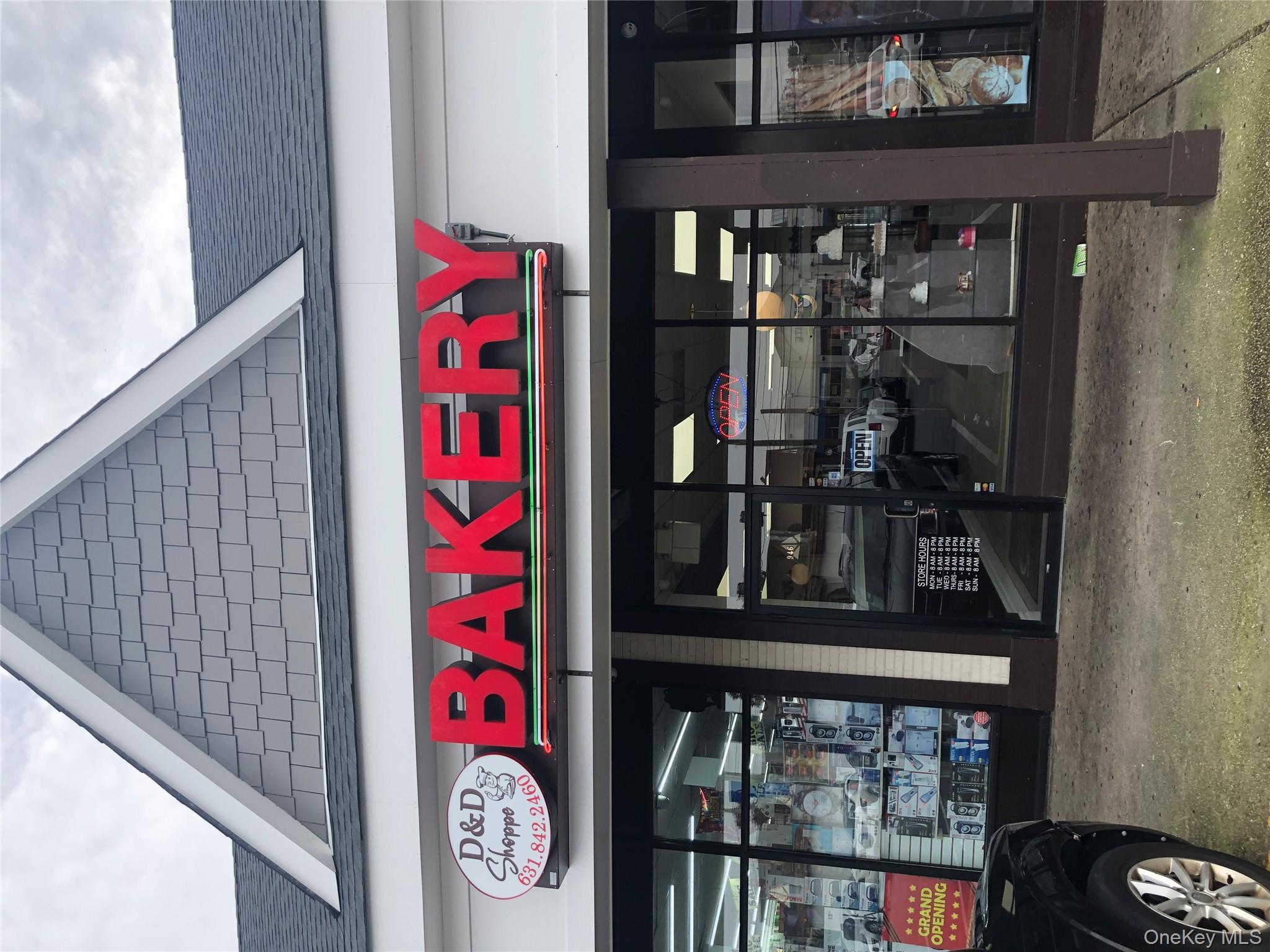 #1 photo, 946 Montauk, Copiague , NY 11726