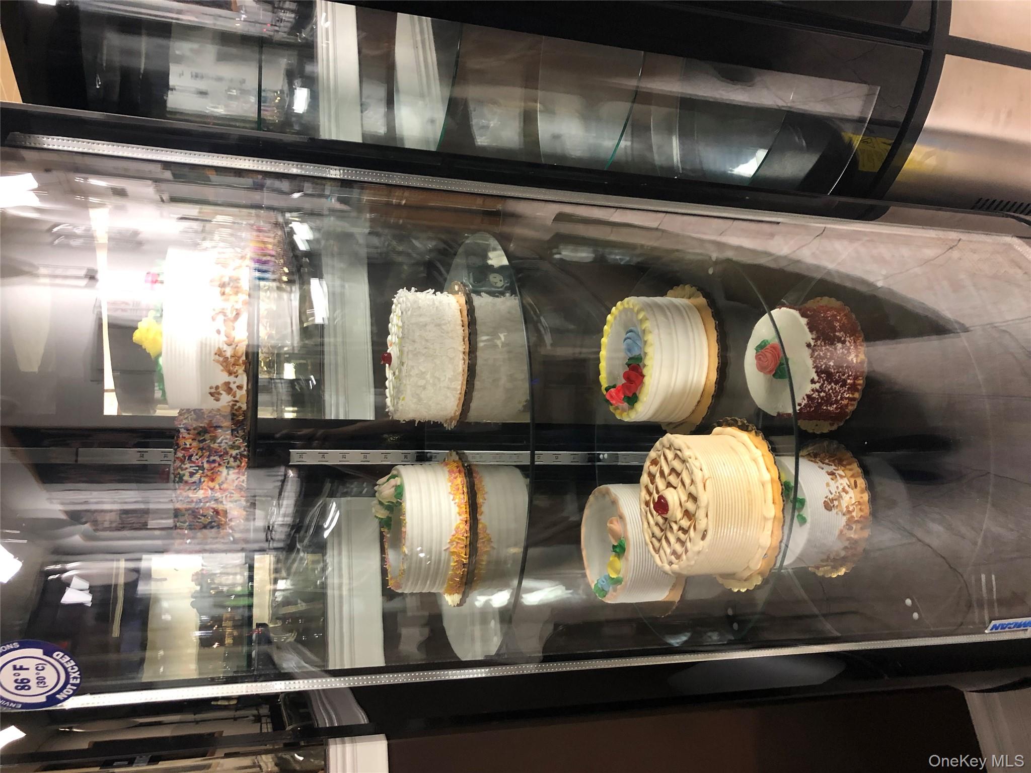 #8 photo, 946 Montauk, Copiague , NY 11726