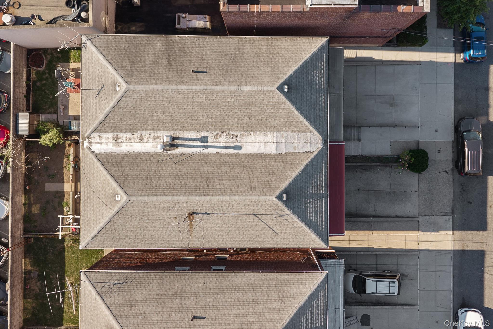 #4 photo, 1815 Mahan Avenue, Bronx , NY 10461