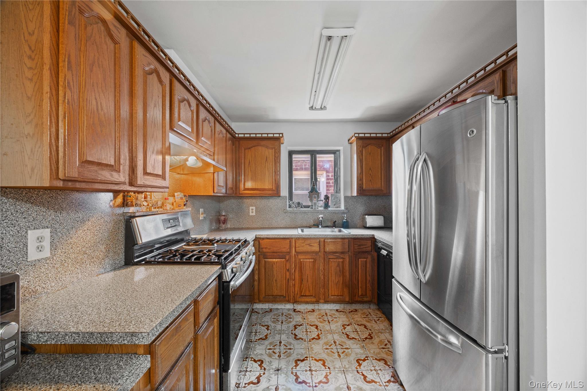 #7 photo, 1815 Mahan Avenue, Bronx , NY 10461