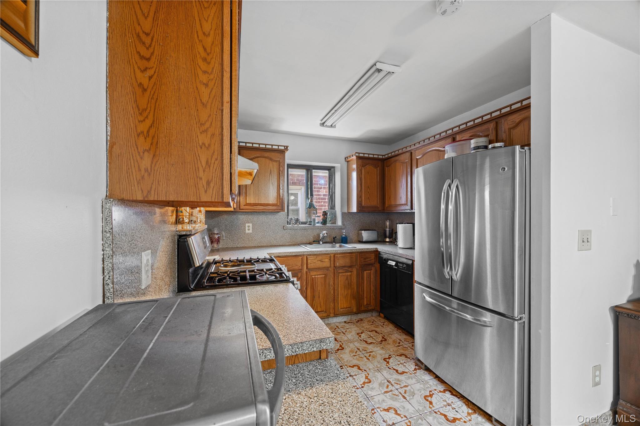 #8 photo, 1815 Mahan Avenue, Bronx , NY 10461