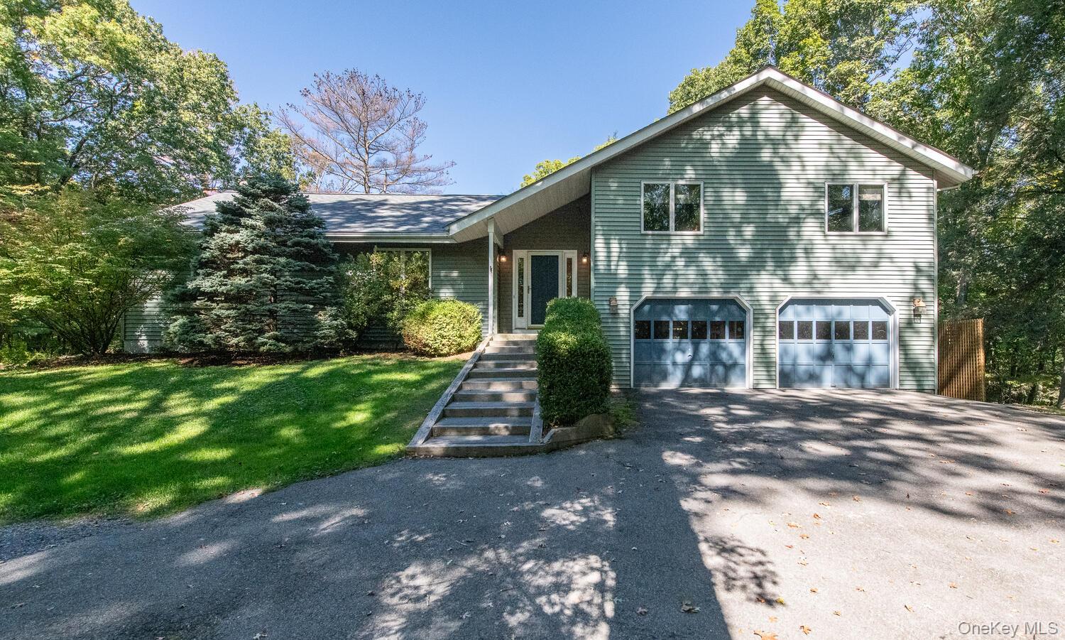 #1 photo, 10 Glen View Drive, Red Hook , NY 12571