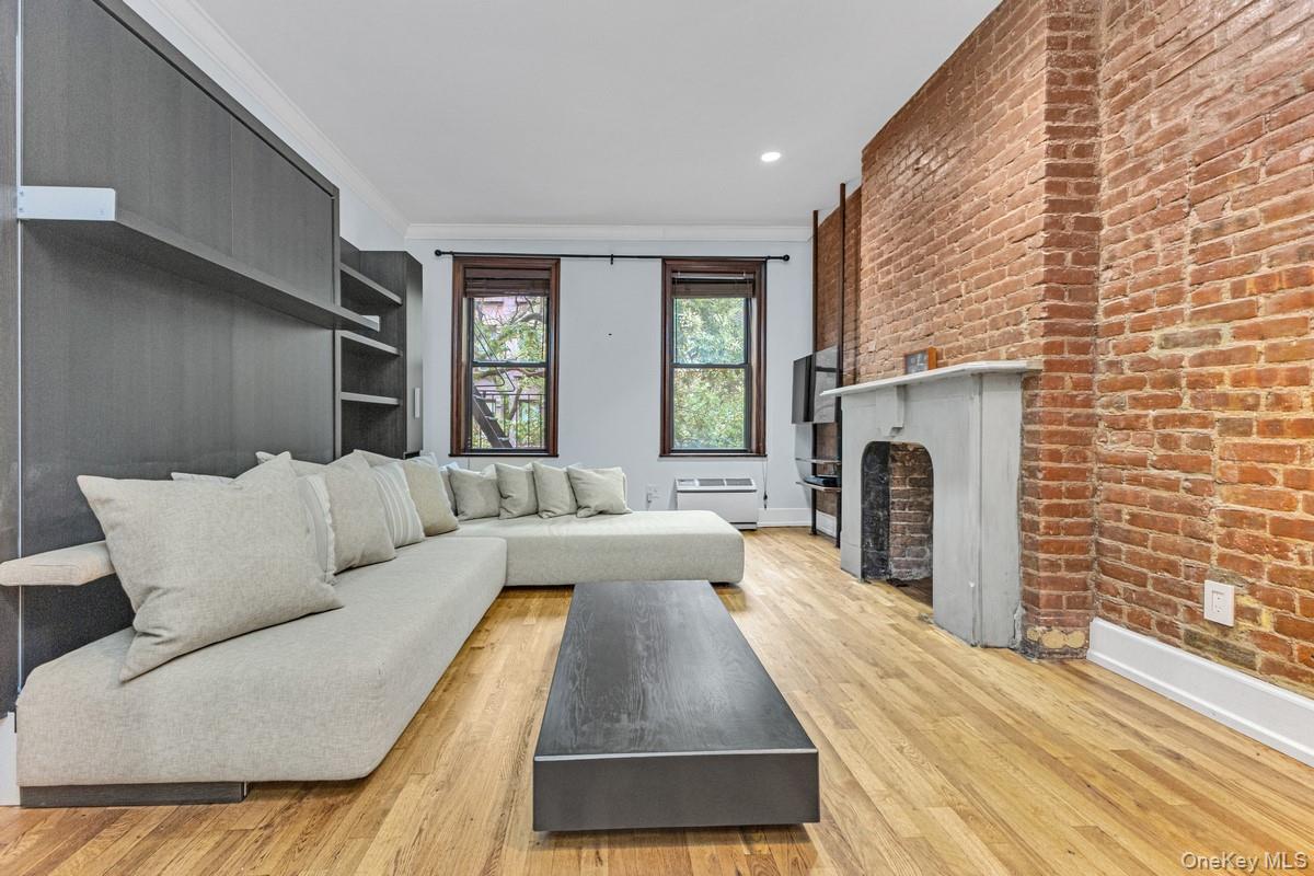 #2 photo, 348 East 89th Street, 曼哈顿 上东城 New York (Manhattan) , NY 10128