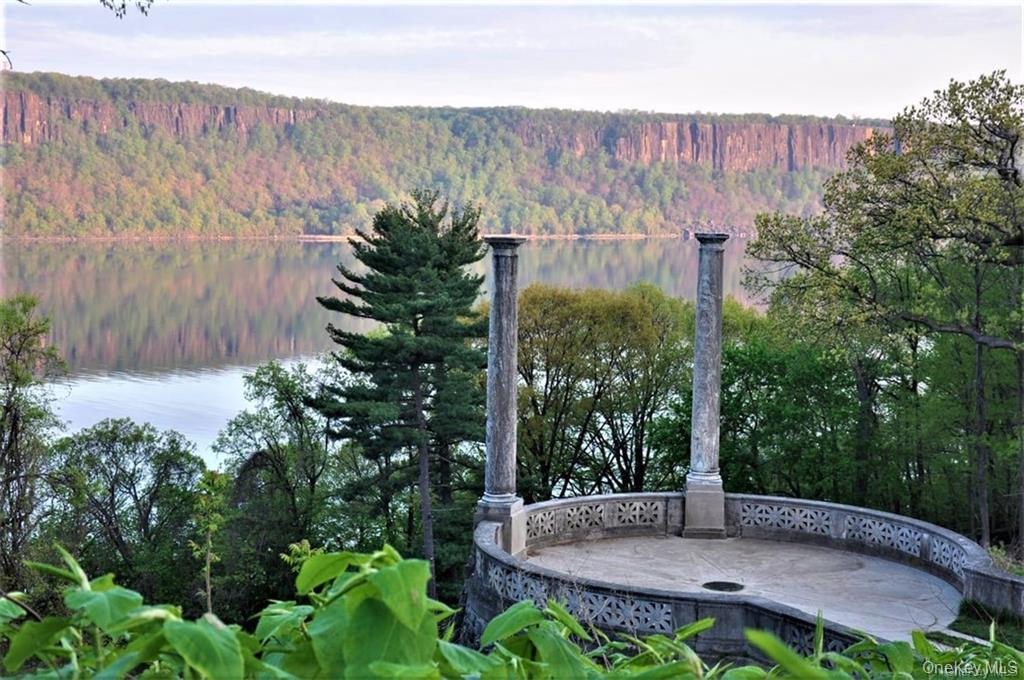 #18 photo, 1085 Warburton Avenue, Yonkers , NY 10701