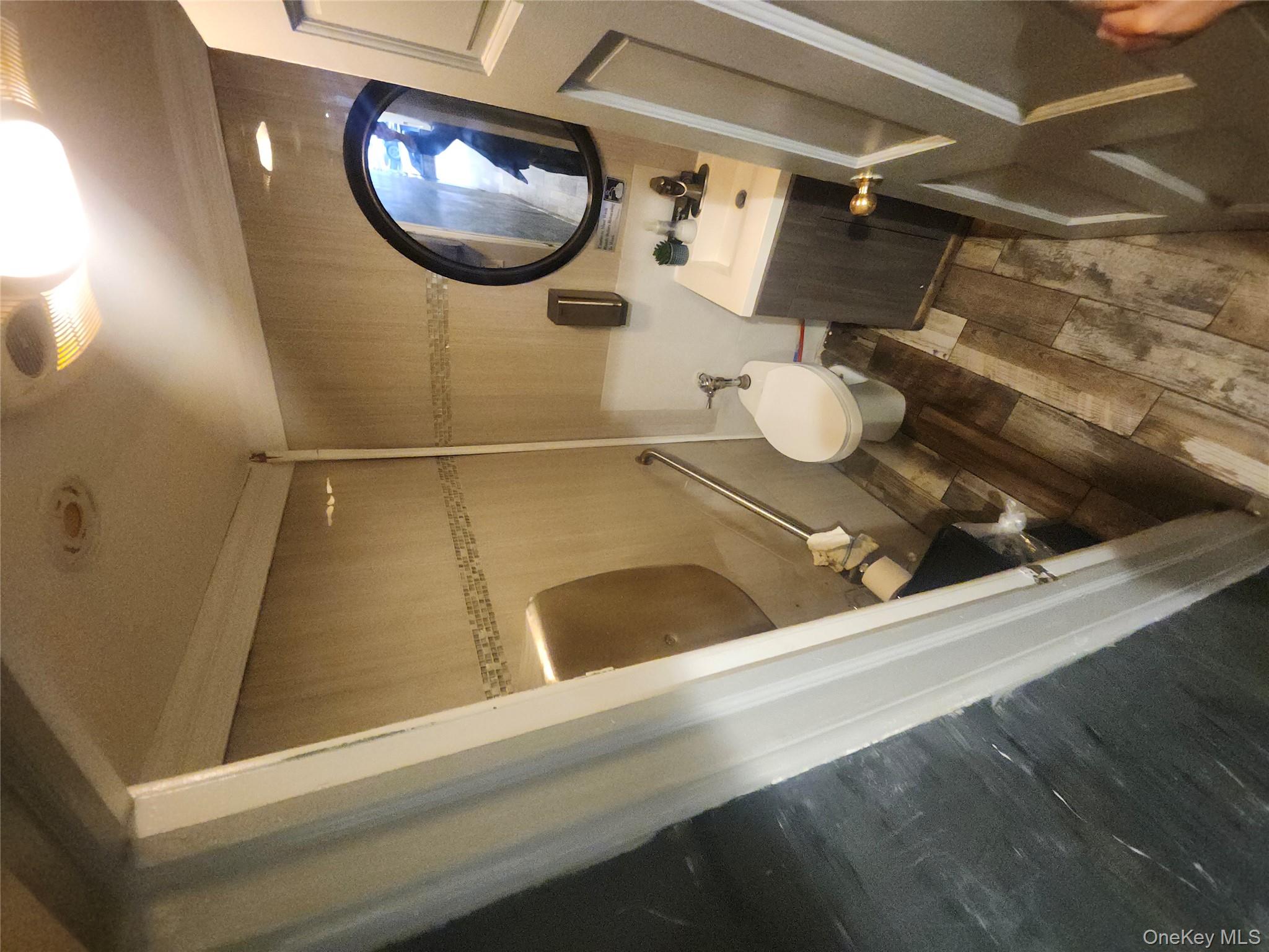 #16 photo, 182 W Burnside Avenue, Bronx , NY 10453