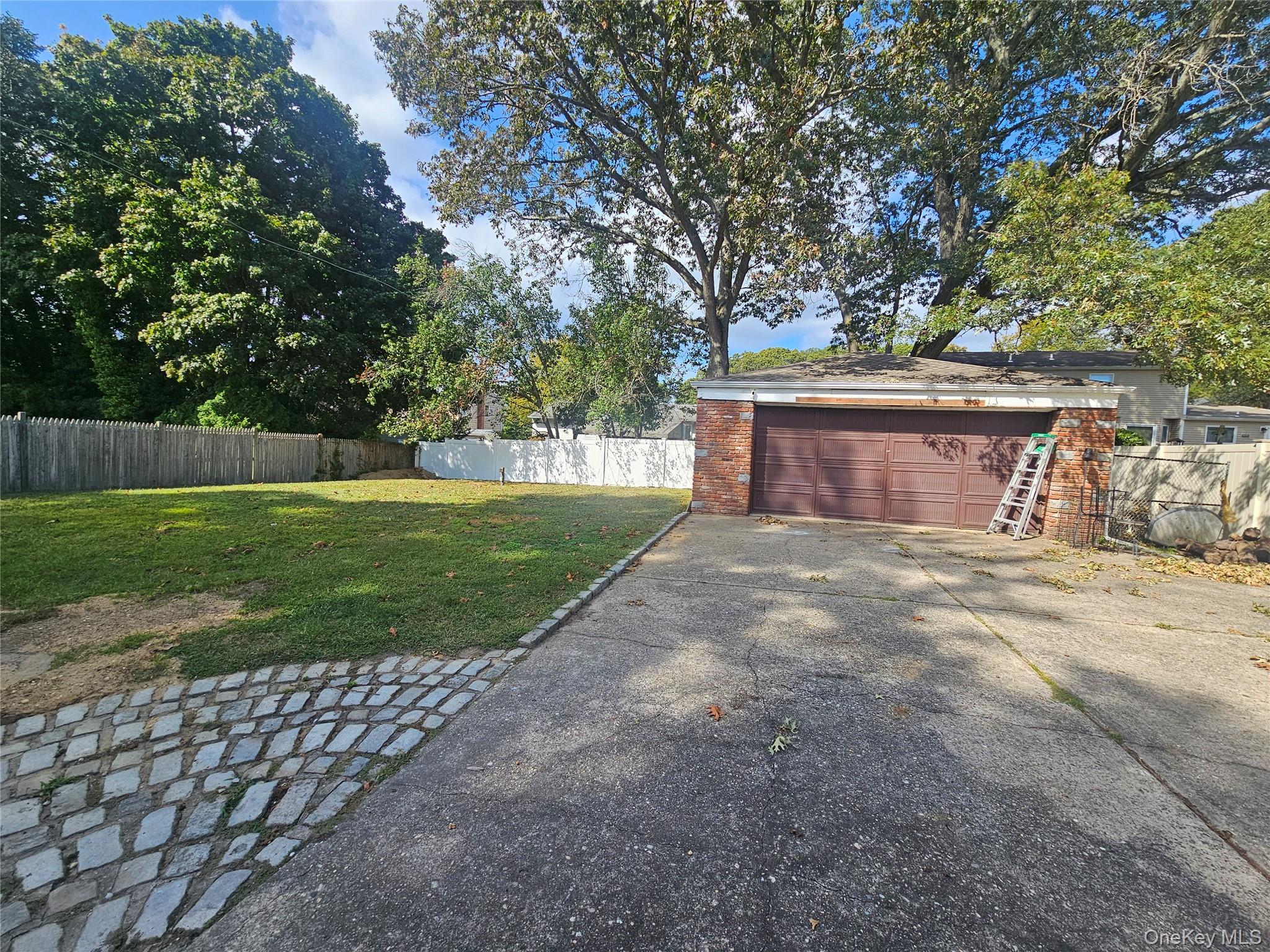 #12 photo, 5 Lincoln Avenue, Smithtown , NY 11787